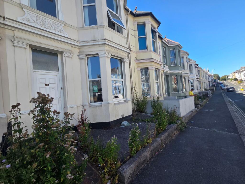 6 bed Mid Terraced House for rent in Plymouth. From Atwell Martin - Plymouth