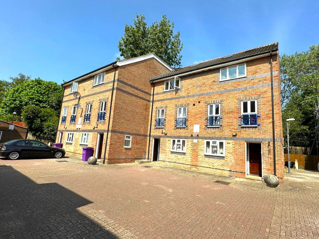 6 bed Detached for rent in Poplar. From Residential Links - London