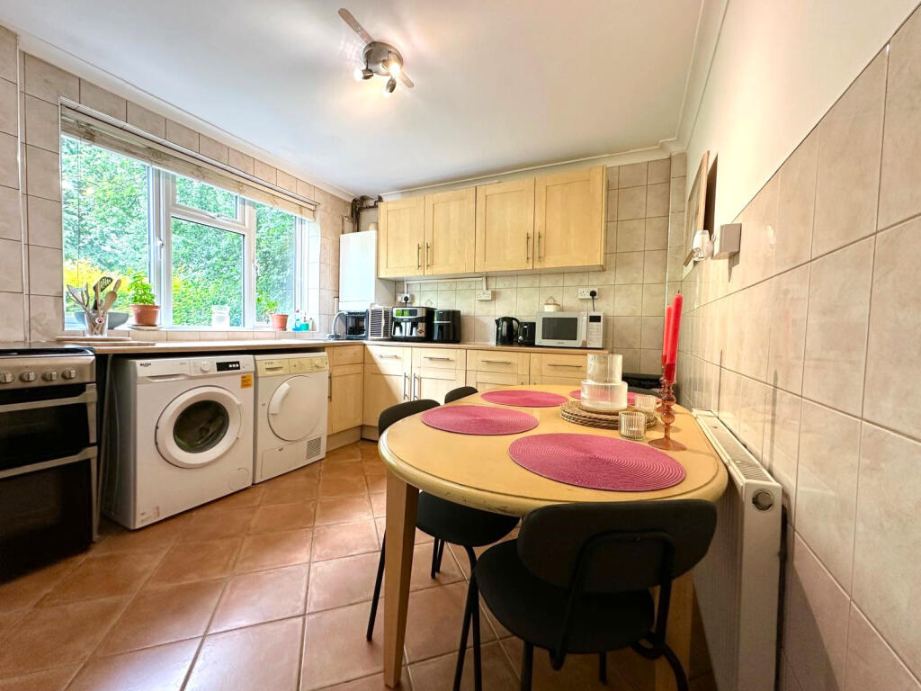 4 bed End of Terrace for rent in Stepney. From Residential Links - London 4 bed End of Terrace for rent in Stepney. From Residential Links - London