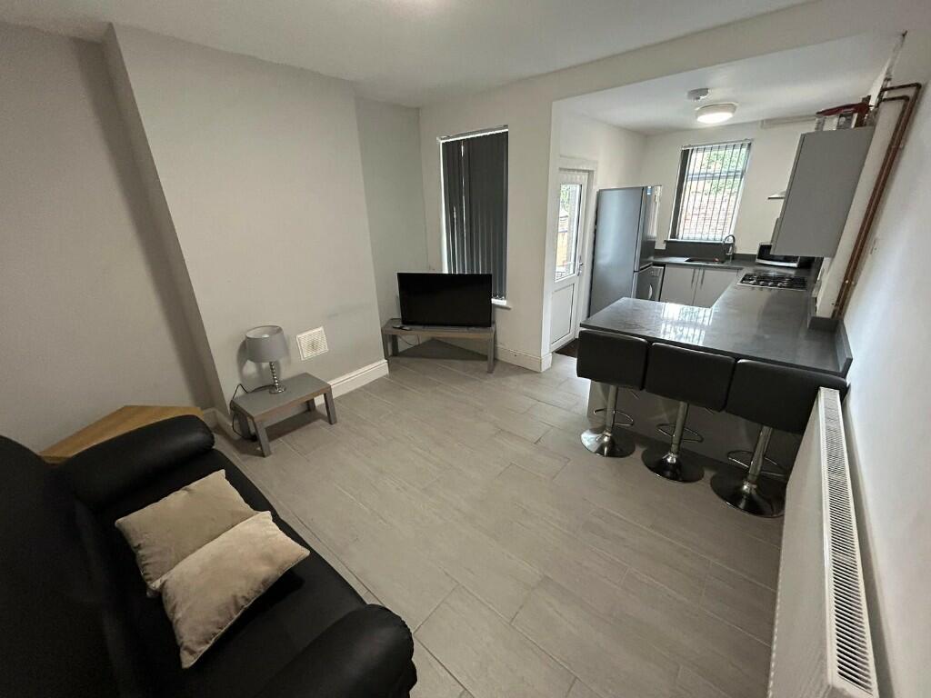 3 bed House Share for rent in Derby. From Key Properties - Derby