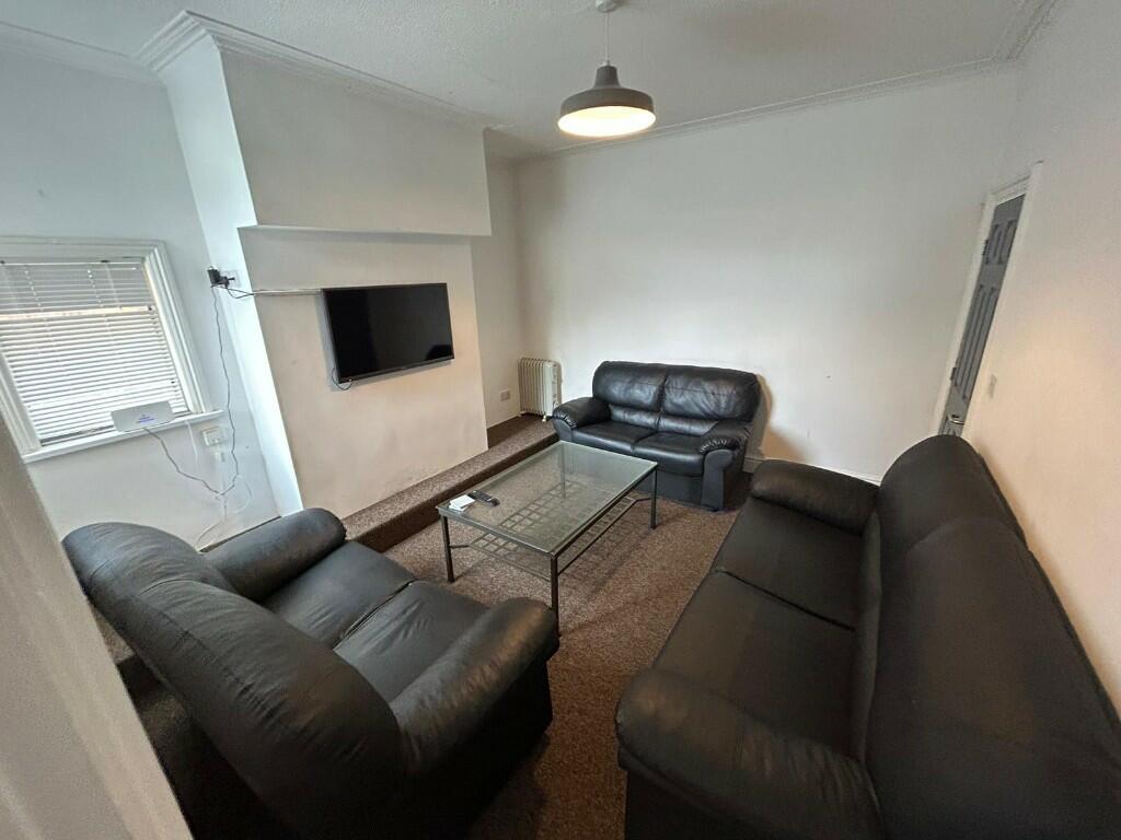 4 bed Mid Terraced House for rent in Derby. From Key Properties - Derby 4 bed Mid Terraced House for rent in Derby. From Key Properties - Derby