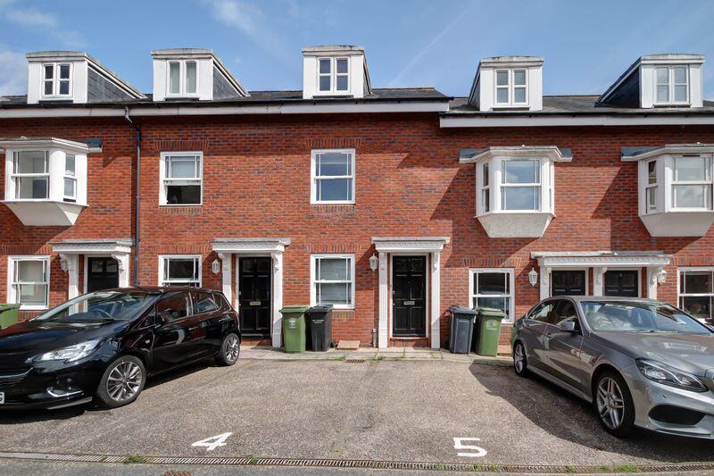 4 bed Mid Terraced House for rent in Shillingford Abbot. From Southgate Estates - Exeter