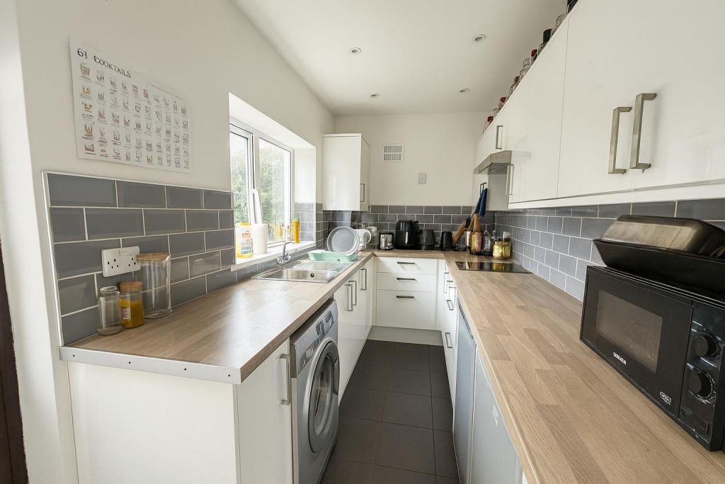 5 bed Mid Terraced House for rent in Sheffield. From The Lettings Boutique - Sheffield 5 bed Mid Terraced House for rent in Sheffield. From The Lettings Boutique - Sheffield