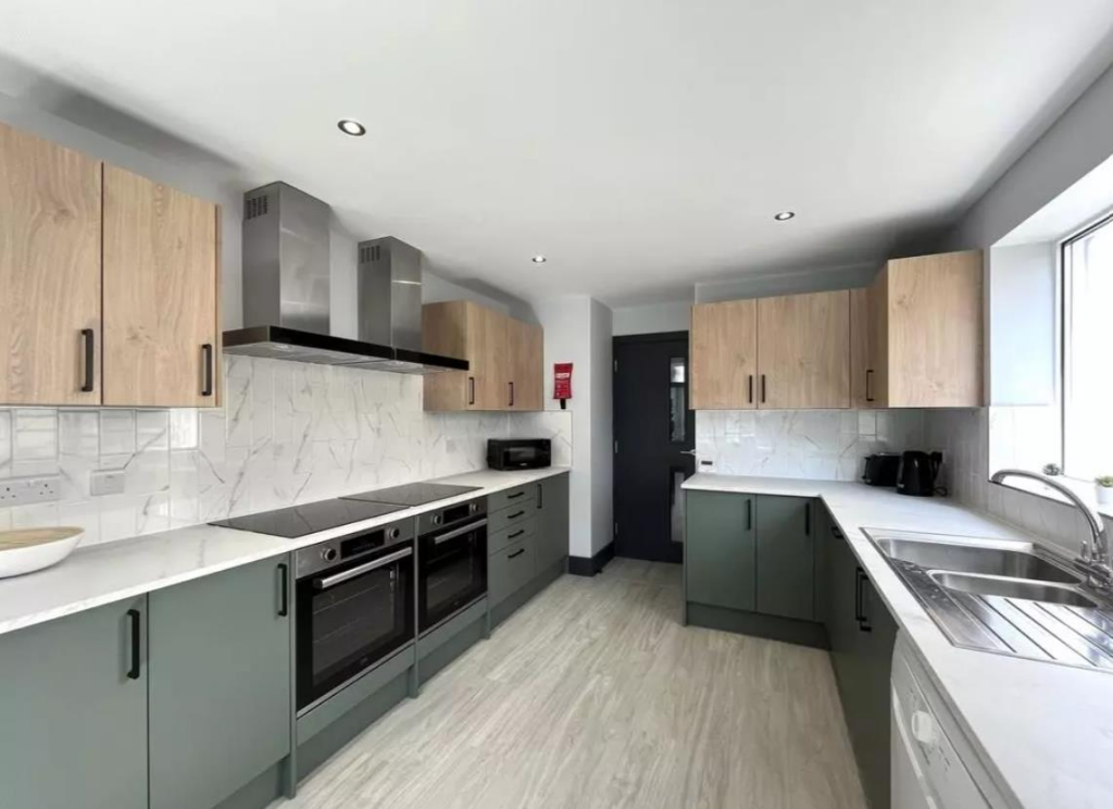 6 bed Detached for rent in Bristol. From Front Door Lettings Ltd - Bristol 6 bed Detached for rent in Bristol. From Front Door Lettings Ltd - Bristol