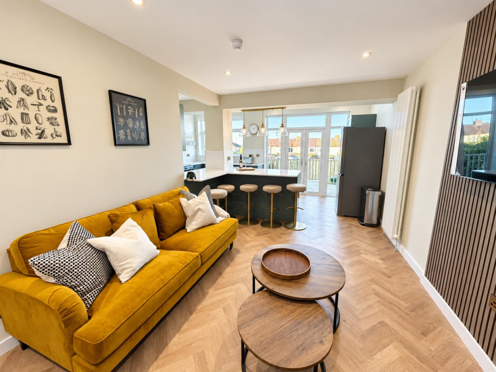 6 bed Mid Terraced House for rent in Filton. From Front Door Lettings Ltd - Bristol