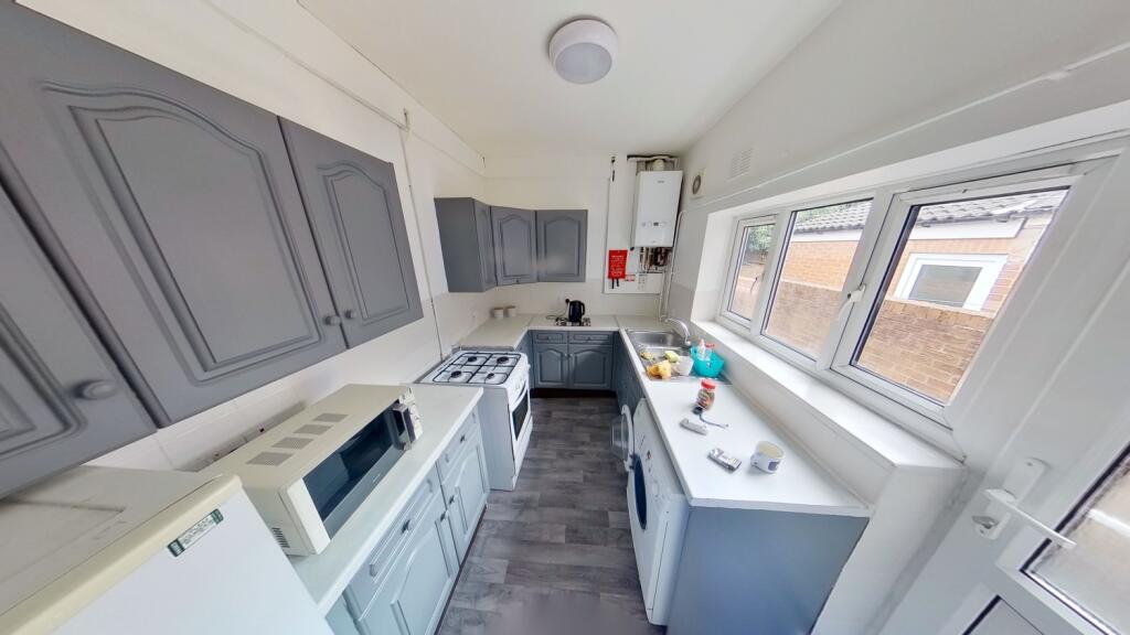 4 bed Detached for rent in Nottingham. From Oak Student Letts