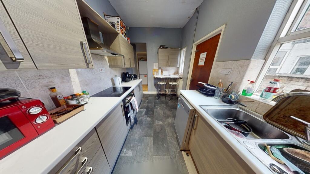 4 bed Mid Terraced House for rent in Nottingham. From Oak Student Letts