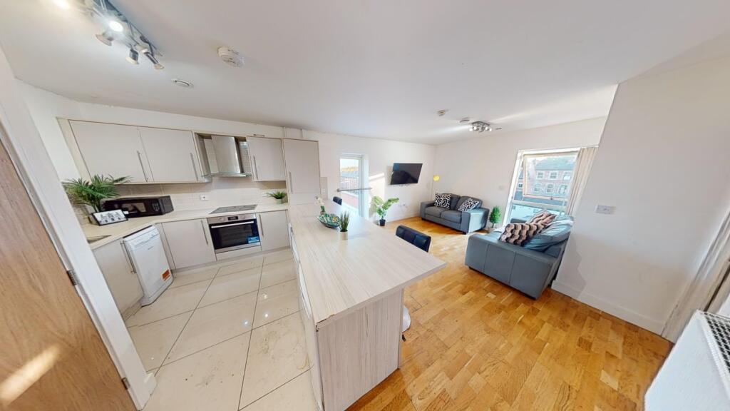 5 bed 1st Floor Flat for rent in Nottingham. From Oak Student Letts 5 bed 1st Floor Flat for rent in Nottingham. From Oak Student Letts