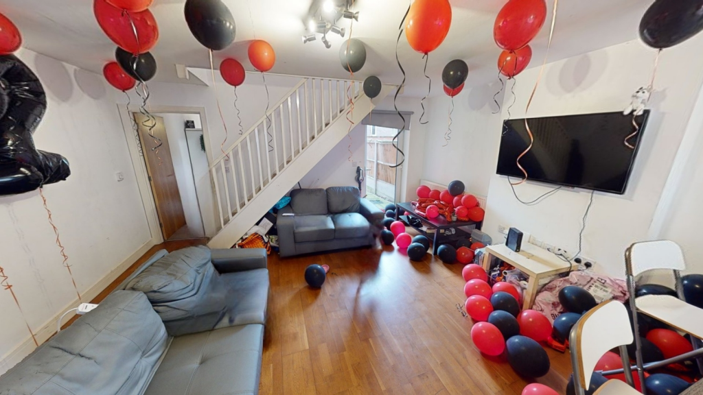 4 bed Mid Terraced House for rent in Nottingham. From Oak Student Letts
