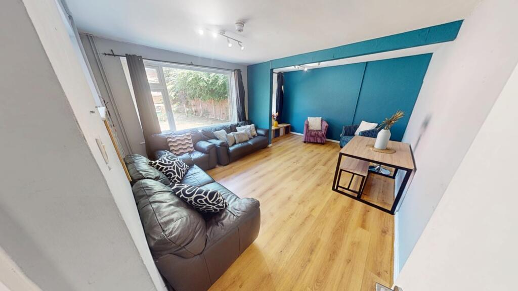 8 bed Mid Terraced House for rent in Nottingham. From Oak Student Letts