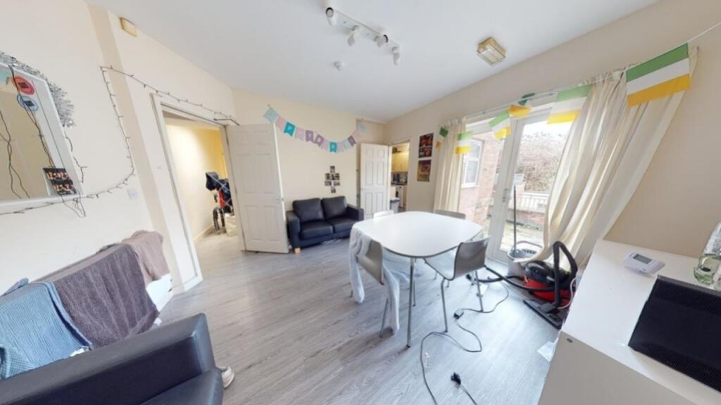 4 bed 1st Floor Flat for rent in Nottingham. From Oak Student Letts
