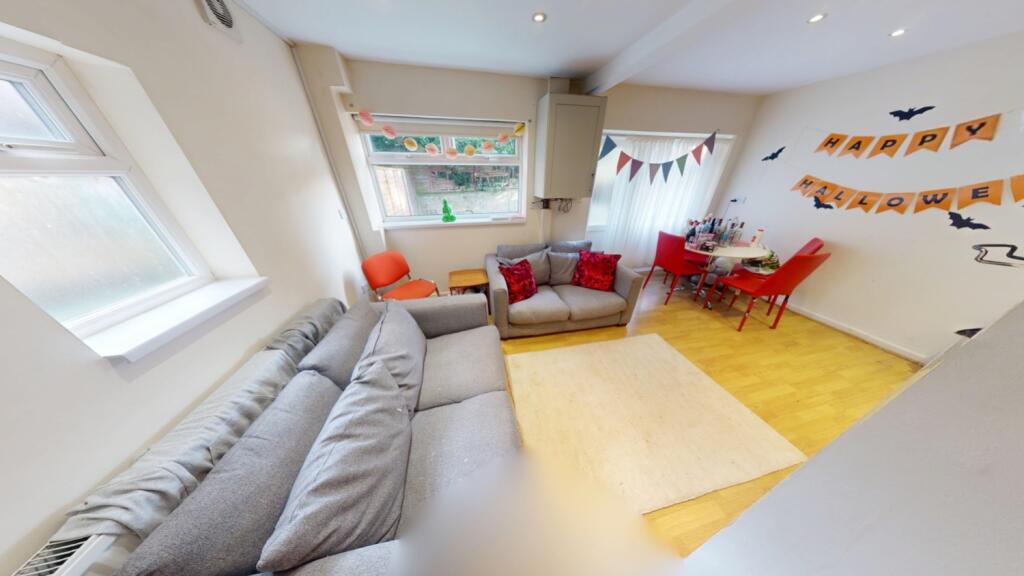 3 bed Mid Terraced House for rent in Nottingham. From Oak Student Letts