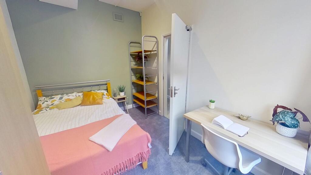 5 bed End of Terrace for rent in Nottingham. From Oak Student Letts