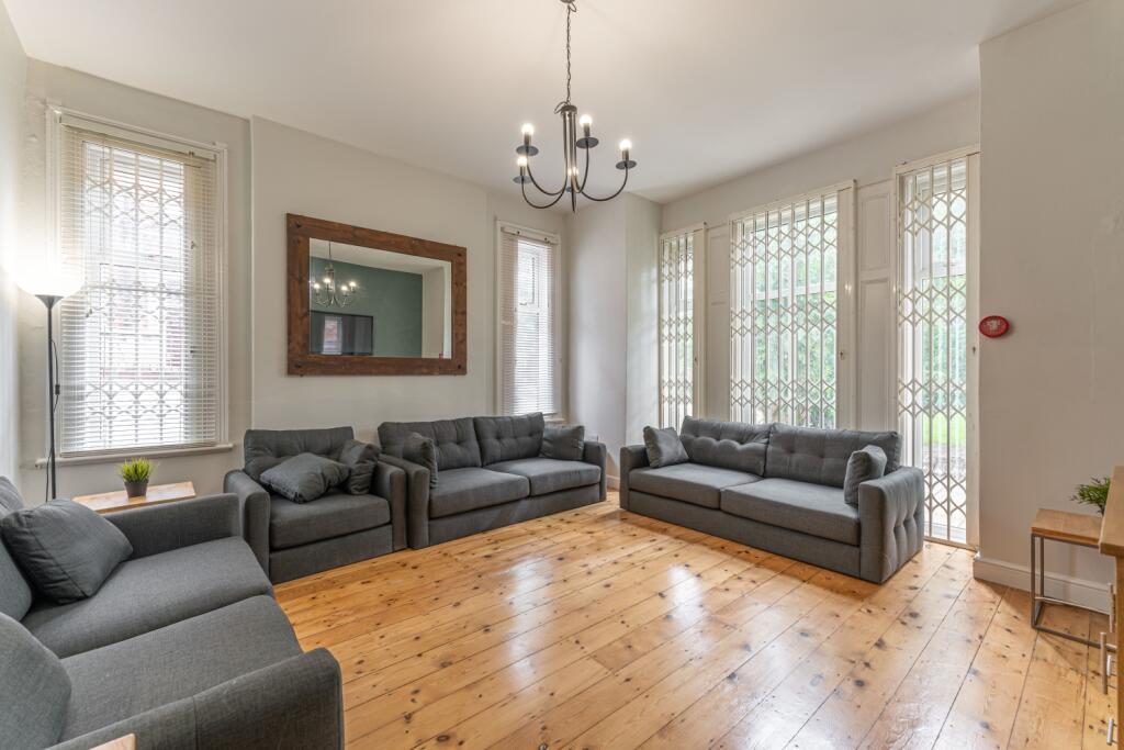 10 bed Mid Terraced House for rent in Nottingham. From Oak Student Letts 10 bed Mid Terraced House for rent in Nottingham. From Oak Student Letts