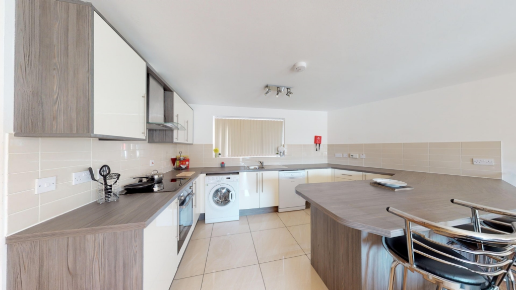 5 bed Mid Terraced House for rent in Nottingham. From Oak Student Letts