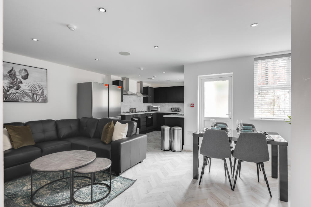 6 bed Mid Terraced House for rent in Liverpool. From Bric Living - Liverpool