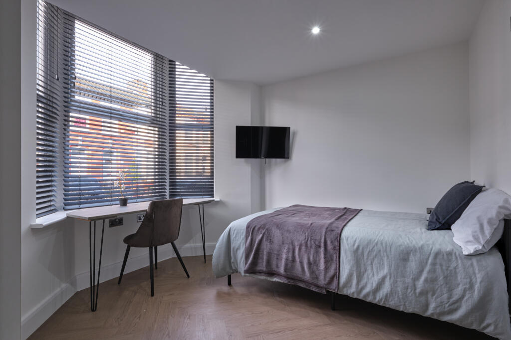 6 bed Mid Terraced House for rent in Liverpool. From Bric Living - Liverpool