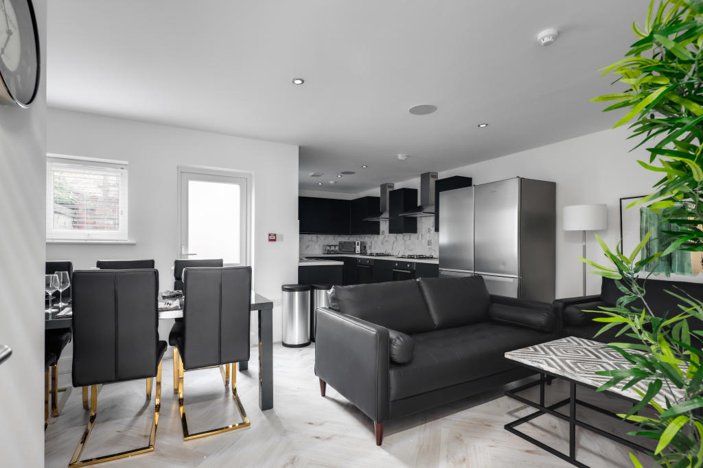 6 bed Mid Terraced House for rent in Liverpool. From Bric Living - Liverpool