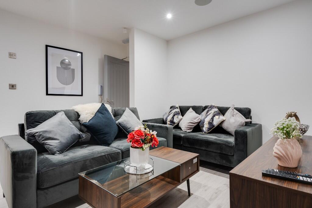 8 bed Mid Terraced House for rent in Liverpool. From Bric Living - Liverpool