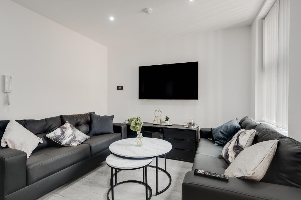 6 bed Mid Terraced House for rent in Liverpool. From Bric Living - Liverpool