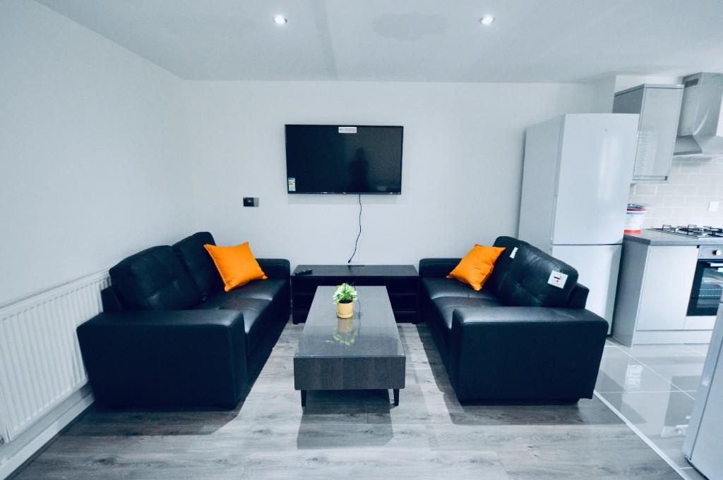6 bed Mid Terraced House for rent in Liverpool. From Bric Living - Liverpool