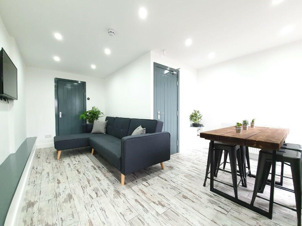 5 bed Mid Terraced House for rent in Liverpool. From Bric Living - Liverpool 5 bed Mid Terraced House for rent in Liverpool. From Bric Living - Liverpool