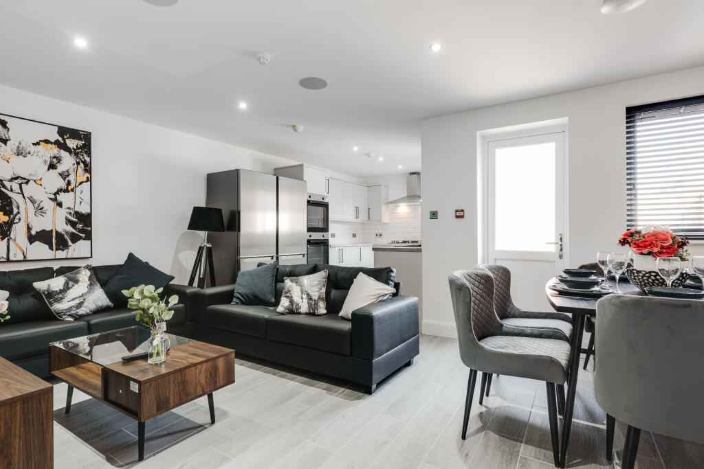 6 bed Mid Terraced House for rent in Liverpool. From Bric Living - Liverpool