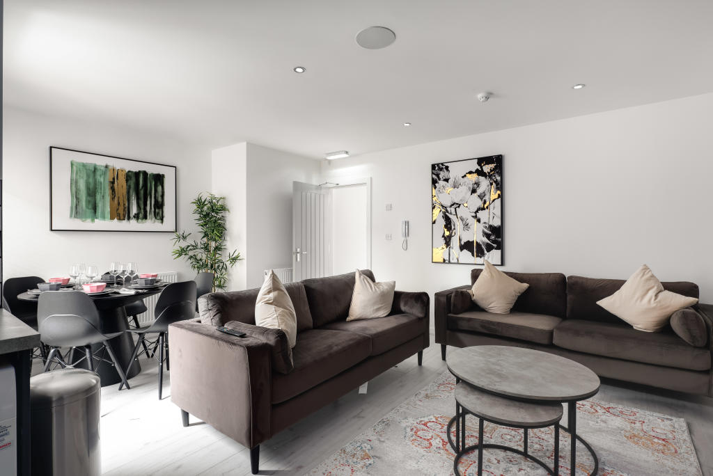 6 bed Mid Terraced House for rent in Liverpool. From Bric Living - Liverpool
