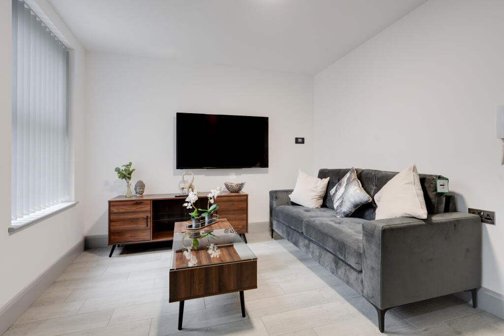6 bed Mid Terraced House for rent in Liverpool. From Bric Living - Liverpool