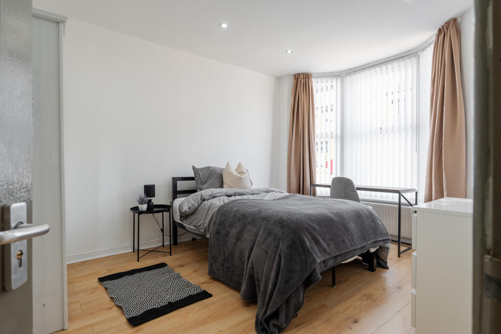 5 bed Mid Terraced House for rent in Liverpool. From Bric Living - Liverpool