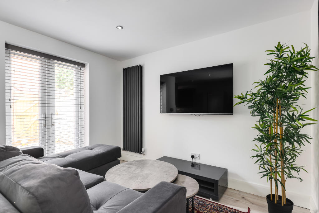6 bed Mid Terraced House for rent in Liverpool. From Bric Living - Liverpool