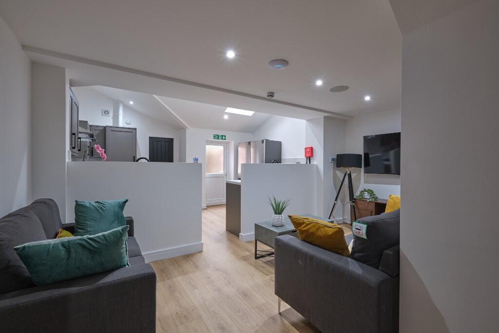 6 bed Mid Terraced House for rent in Lincoln. From Bric Living - Lincoln