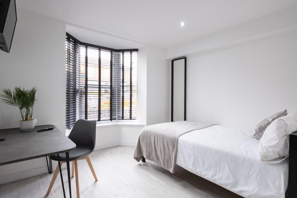 6 bed Mid Terraced House for rent in Lincoln. From Bric Living - Lincoln