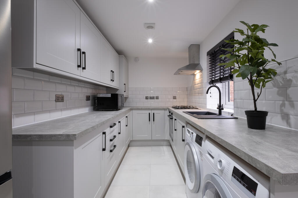 6 bed Mid Terraced House for rent in Harmston. From Bric Living - Lincoln