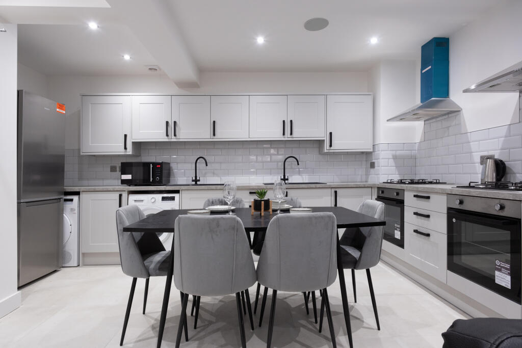 7 bed Detached for rent in Riseholme. From Bric Living - Lincoln 7 bed Detached for rent in Riseholme. From Bric Living - Lincoln