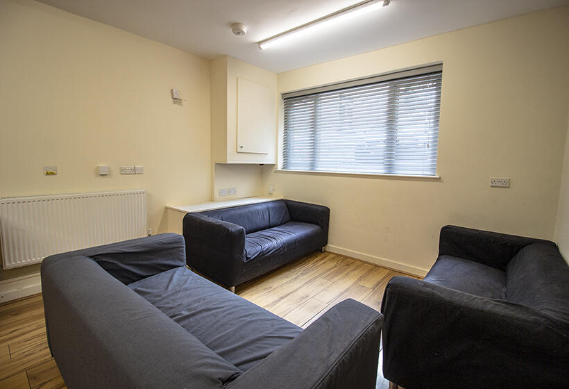 7 bed Town House for rent in Nottingham. From Mega Close - Nottingham