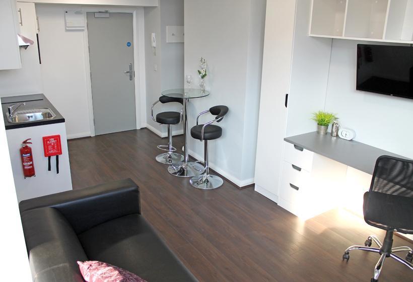 4 bed Studio for rent in Nottingham. From Mega Close - Nottingham