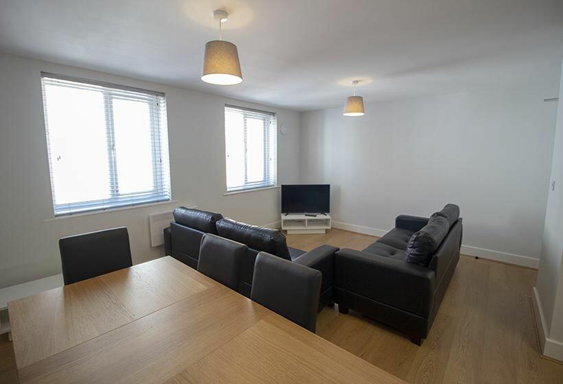 6 bed 1st Floor Flat for rent in Nottingham. From Mega Close - Nottingham