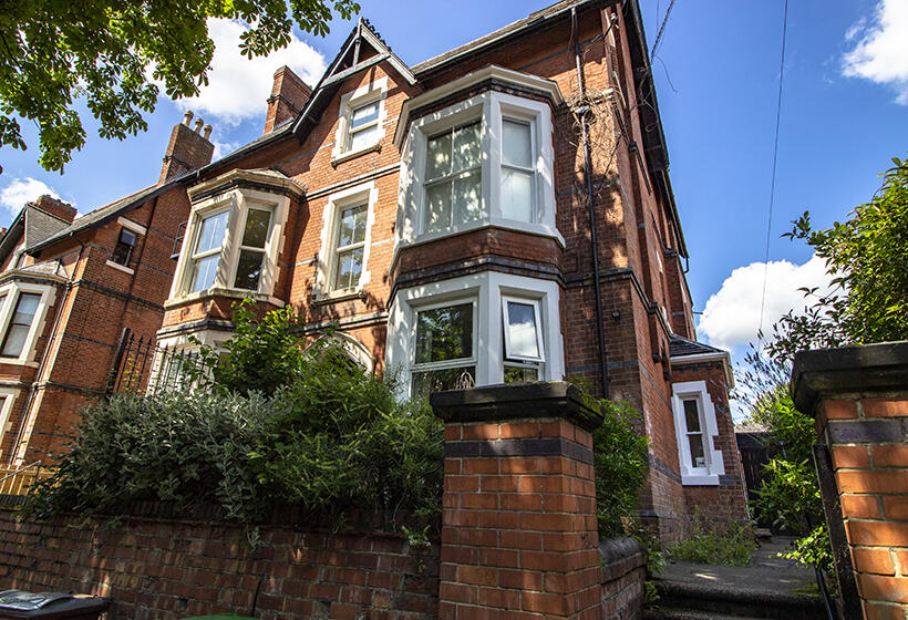 5 bed 1st Floor Flat for rent in Nottingham. From Mega Close - Nottingham