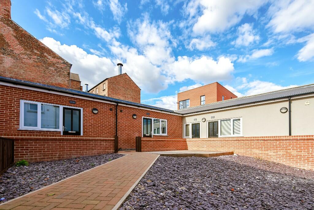 4 bed Studio for rent in Nottingham. From Mega Close - Nottingham