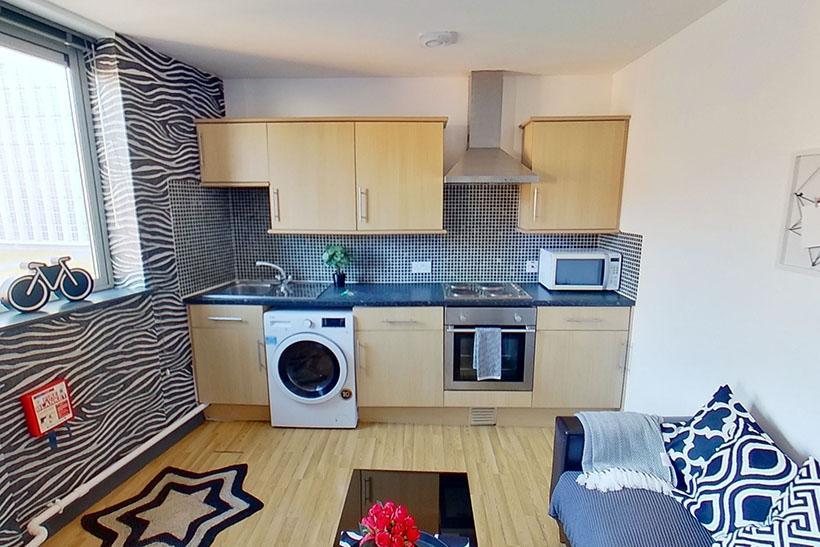 4 bed Studio for rent in Nottingham. From Mega Close - Nottingham