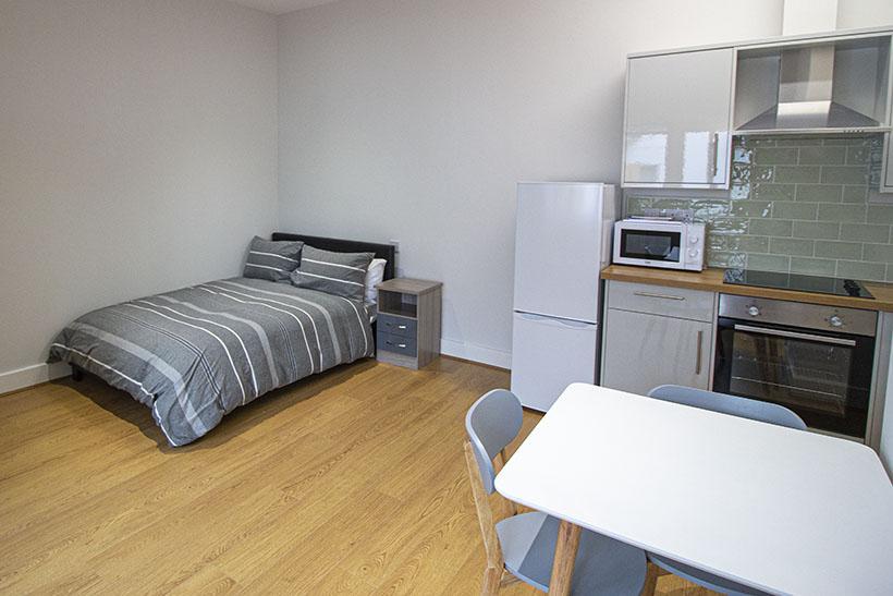 4 bed Studio for rent in Nottingham. From Mega Close - Nottingham