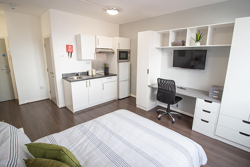 4 bed Studio for rent in Nottingham. From Mega Close - Nottingham