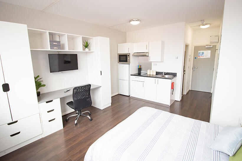 4 bed Studio for rent in Nottingham. From Mega Close - Nottingham
