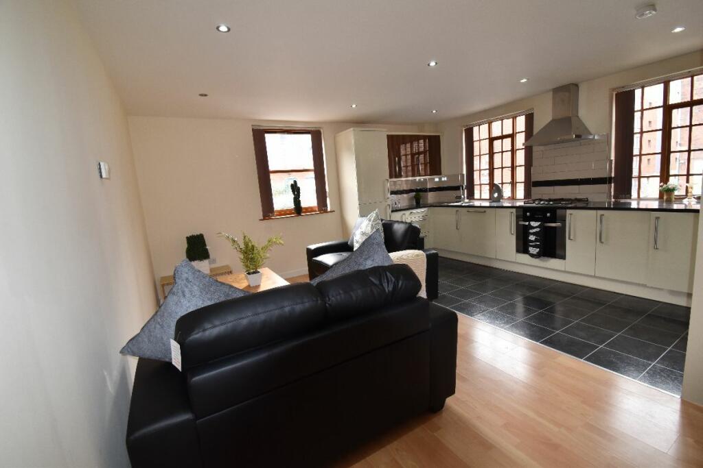 4 bed Apartment for rent in Sheffield. From MAF Students