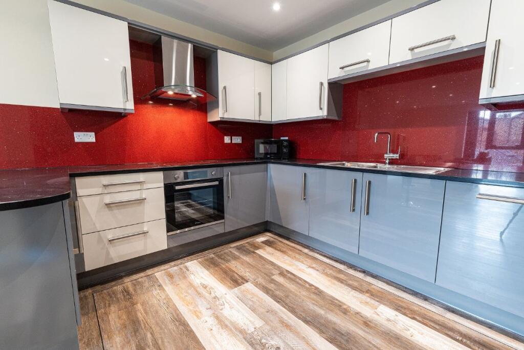 3 bed Apartment for rent in Long Line. From MAF Students