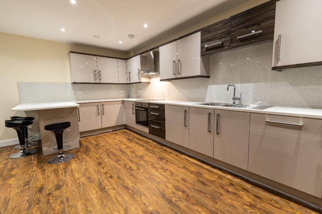 3 bed Apartment for rent in Long Line. From MAF Students