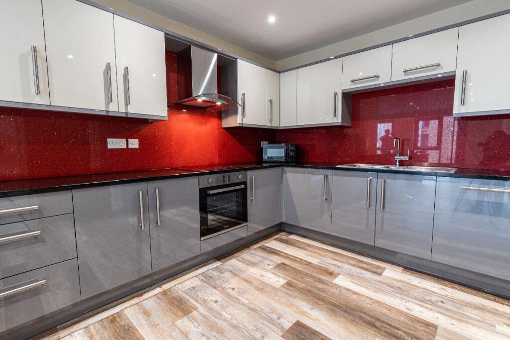 3 bed Apartment for rent in Long Line. From MAF Students