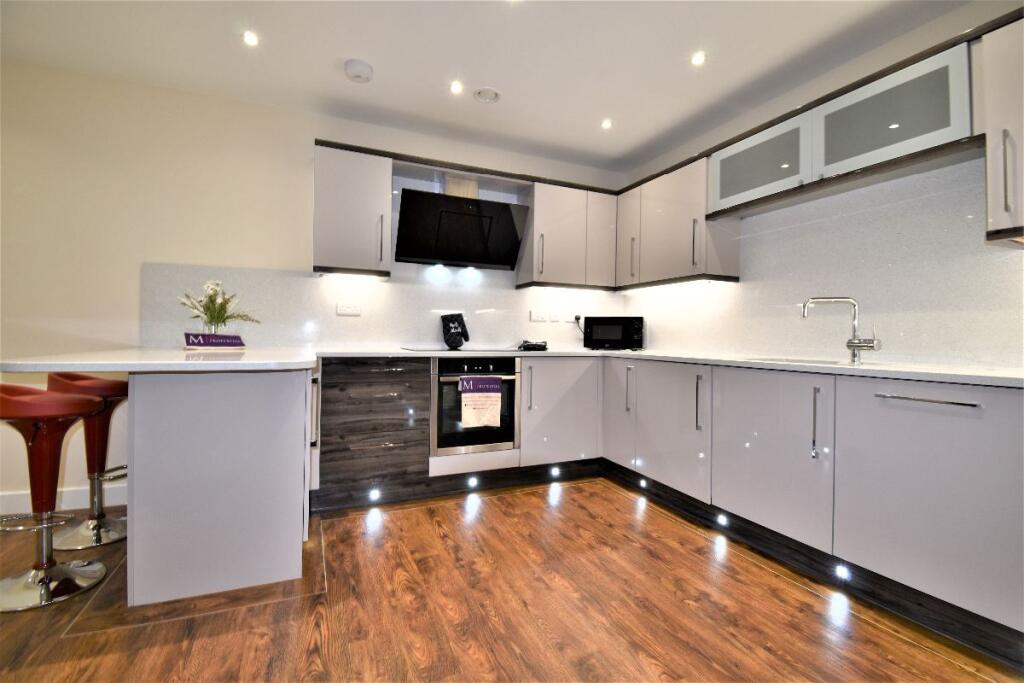 2 bed Apartment for rent in Long Line. From MAF Students