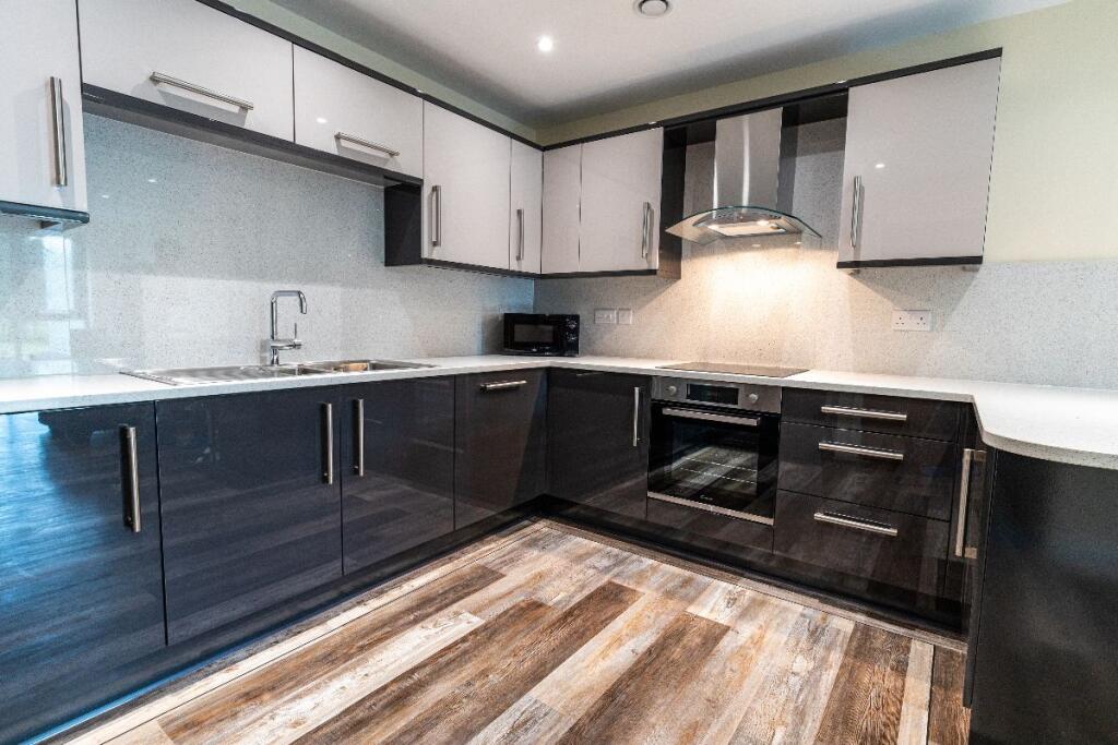 3 bed Apartment for rent in Long Line. From MAF Students